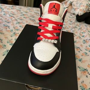 Jordan’s mid 1ns great condition